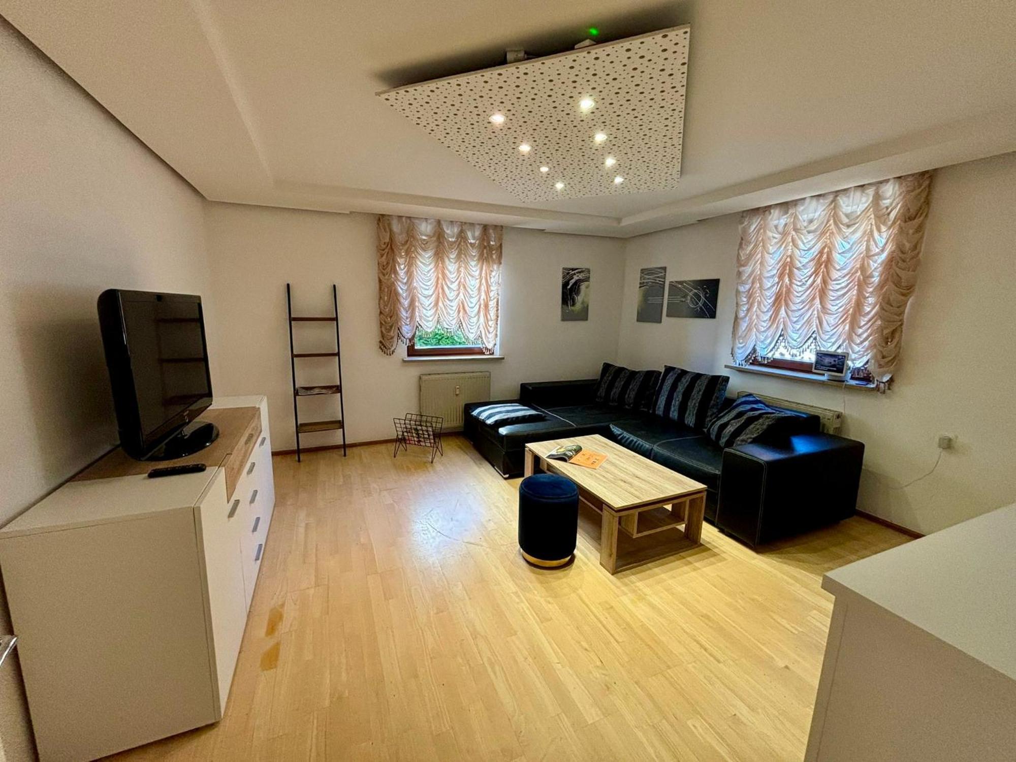 Appartamento Erdgeschosswohnung Neben Schloss Blutenburg Mit Privatem Garten Monaco di Baviera