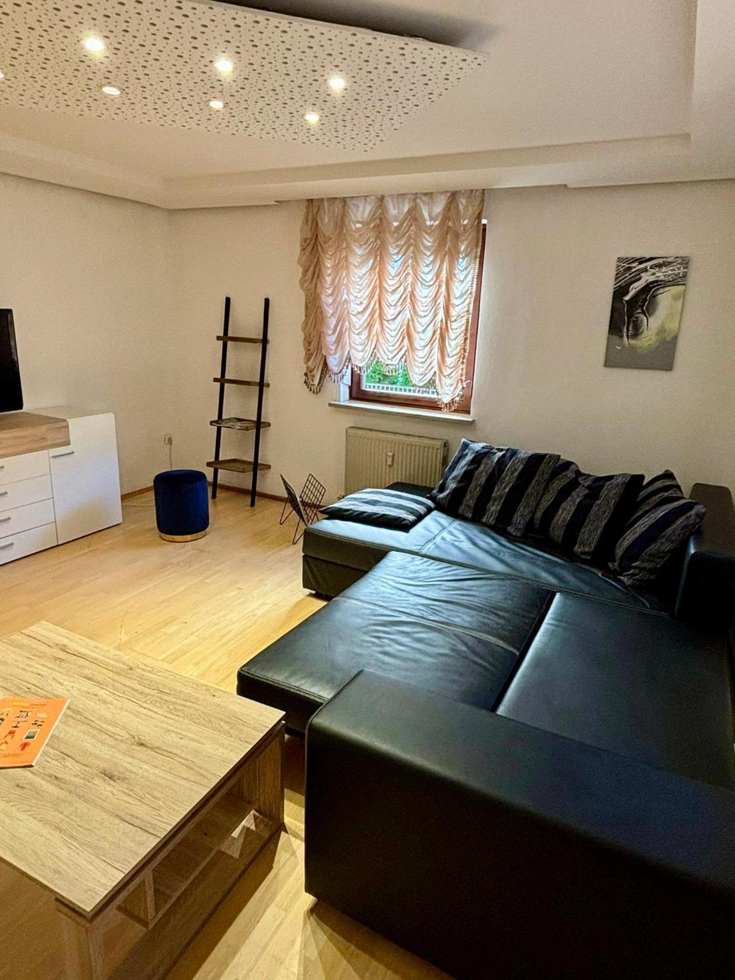 Apartamento Erdgeschosswohnung Neben Schloss Blutenburg Mit Privatem Garten *